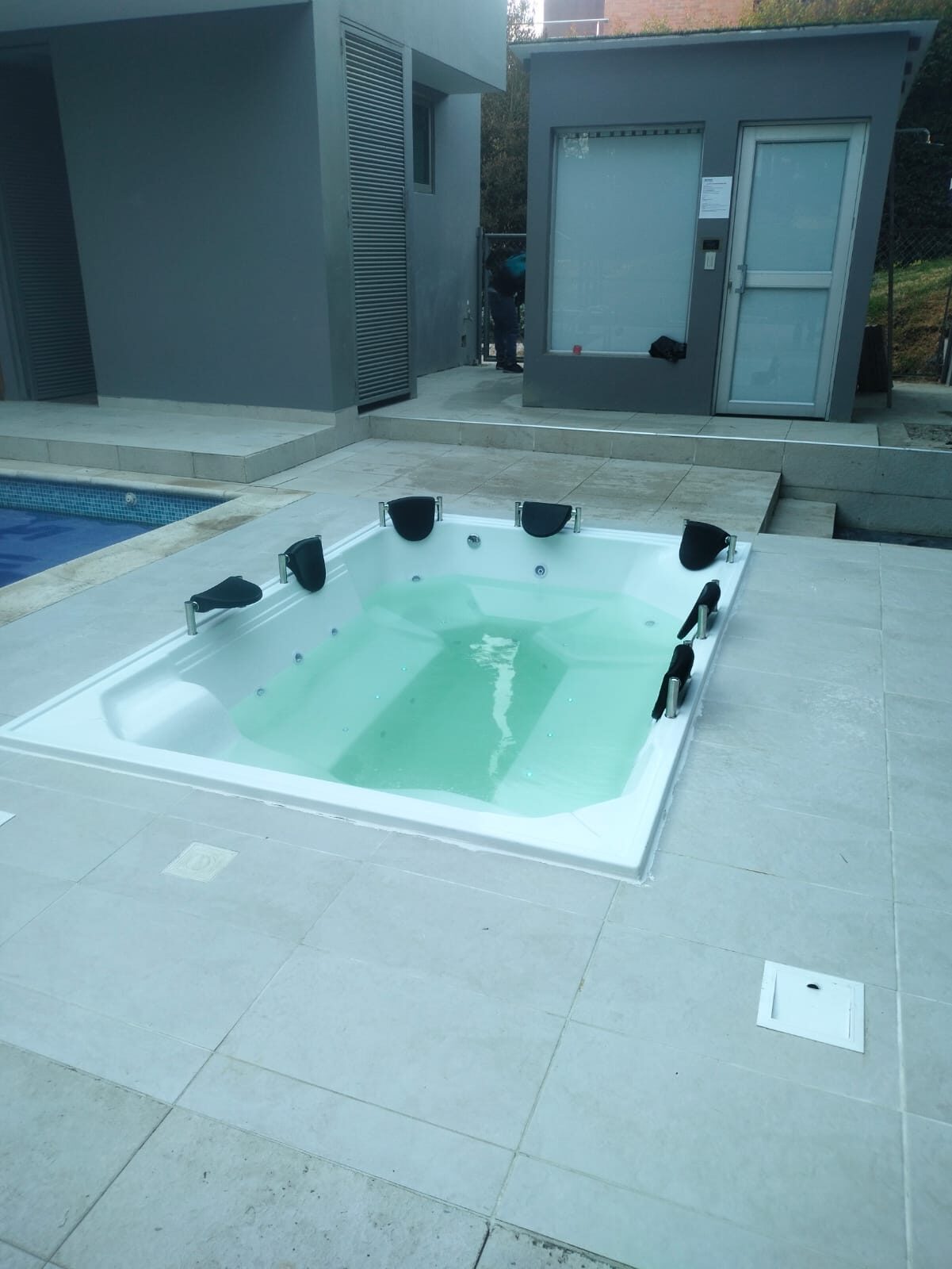 Jacuzzi instalado por Serviconfort